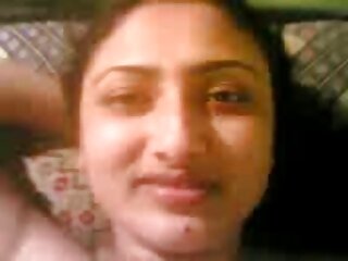 India classic mom son porno Summer, femme brune bien roulée, baise en levrette sur le canapé